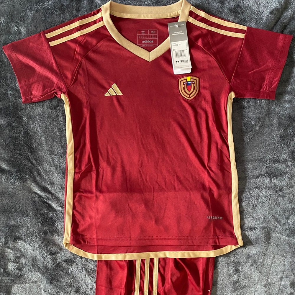 Venezuela “La Vinotinto “ home  set for kids